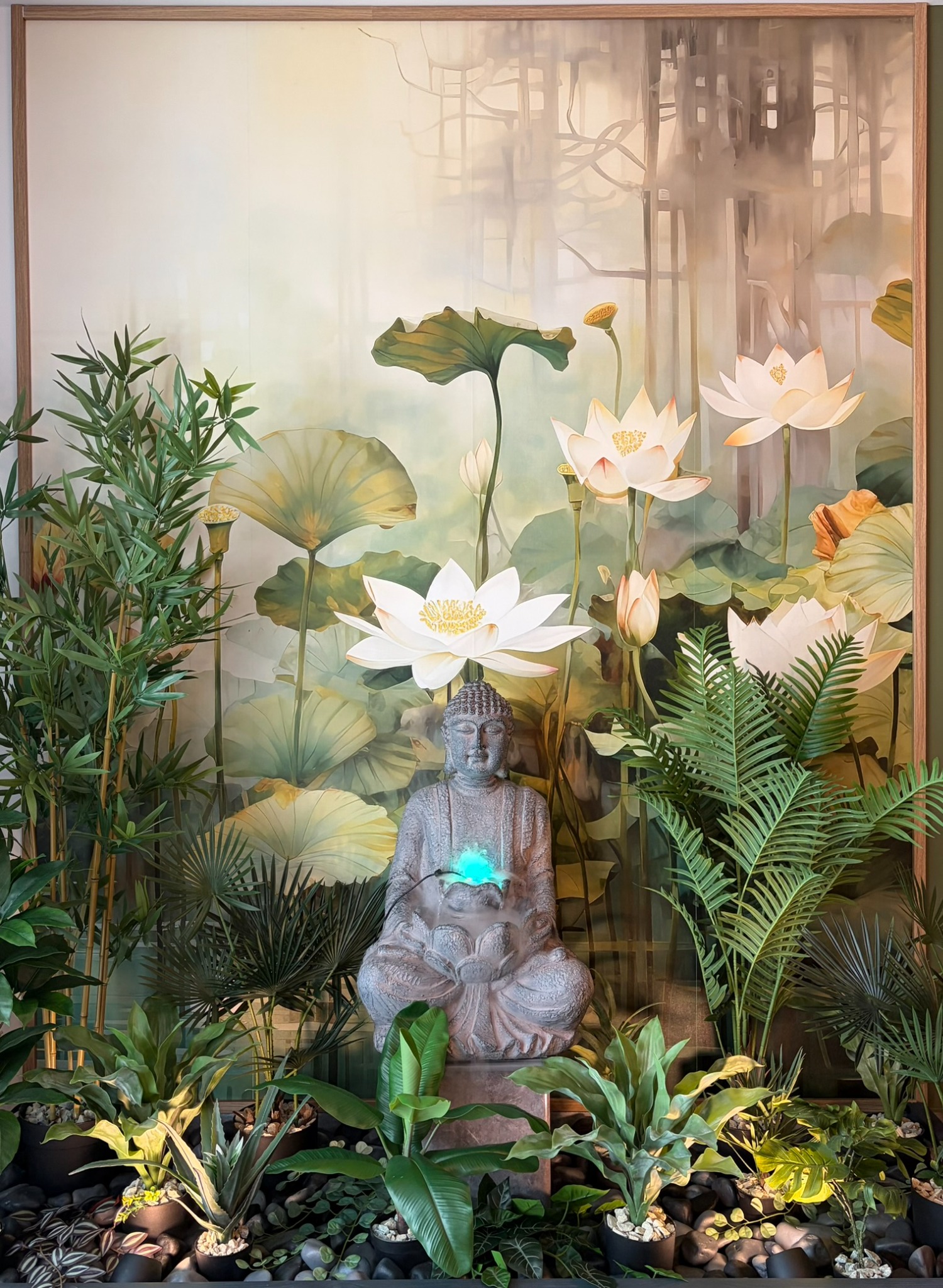 Grădina Lotus Garden Rituals cu lotus și decor asiatic